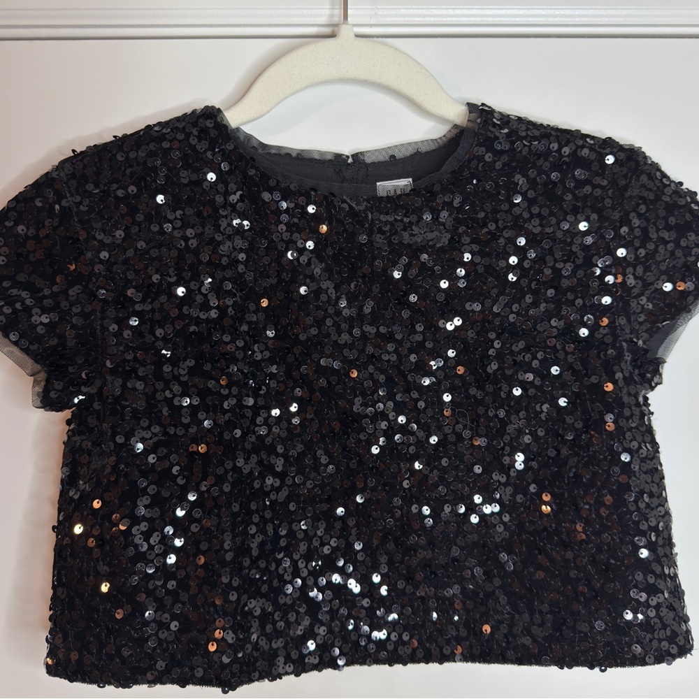 GAP Kids size small (6-7) black sequin top.